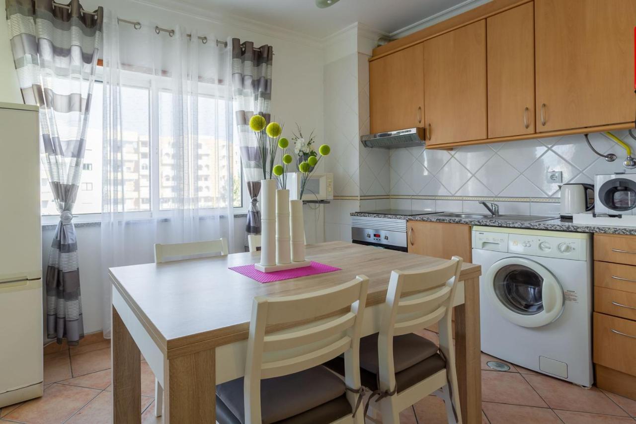 Light & Comfy Apartment W/ Pool & Balcony By Lovelystay Portimao Exterior photo